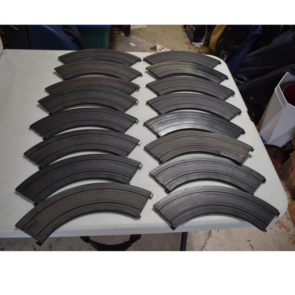 Tyco 16 - 9 inch radius 5749
